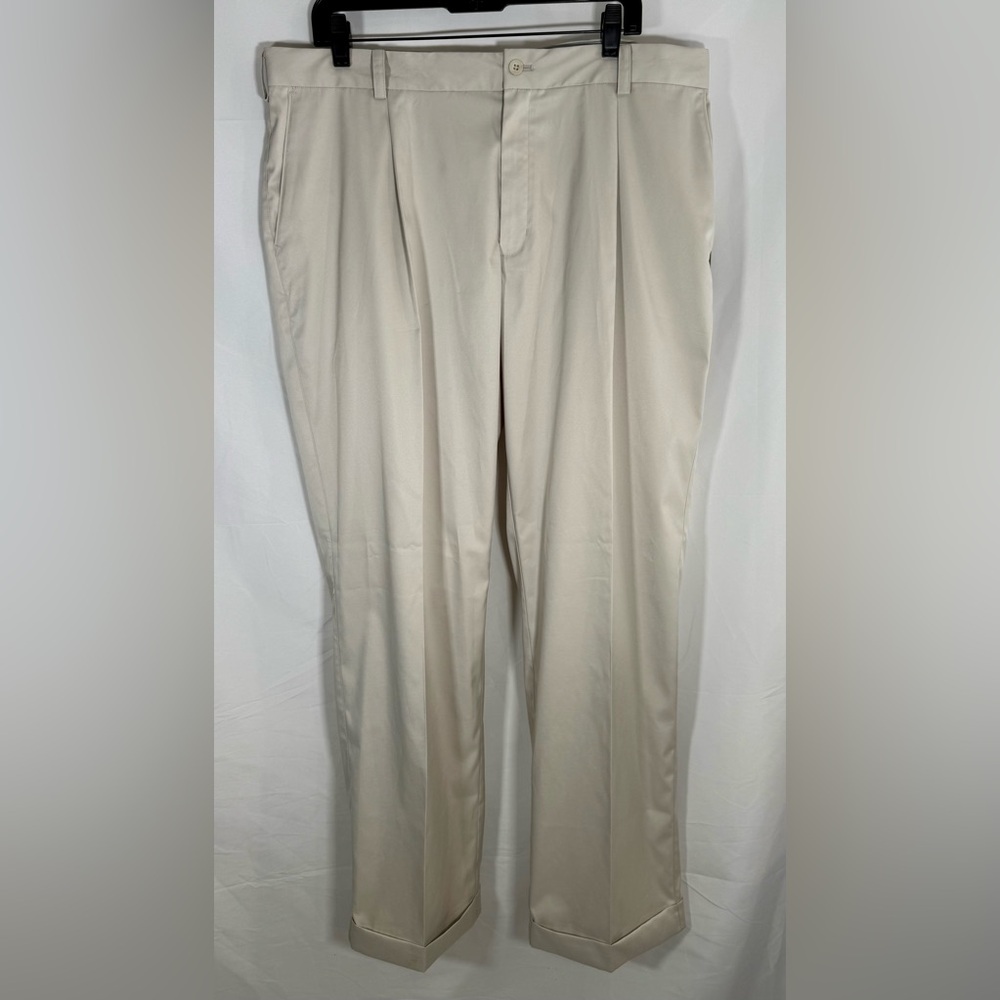 NWT Men’s Nike Dri Fit Khaki Standard Fit Golf Pants Size 38x34